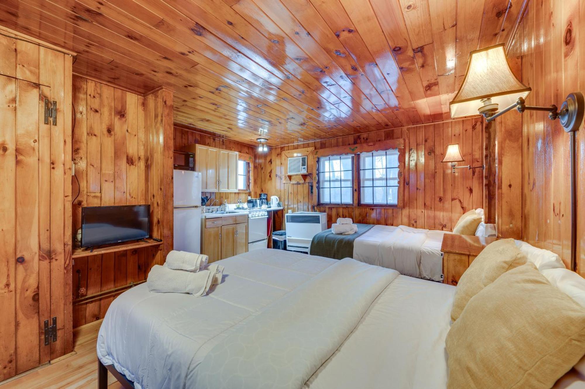 Cozy Laconia Studio With Pool Access - 2 Mi To Lake! Apartman Kültér fotó
