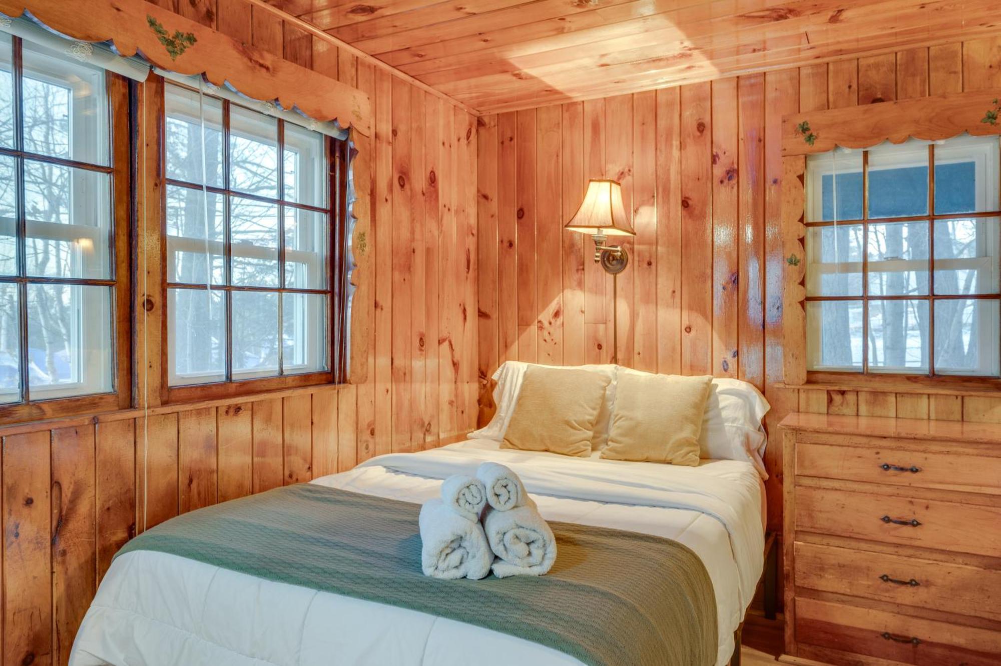 Cozy Laconia Studio With Pool Access - 2 Mi To Lake! Apartman Kültér fotó