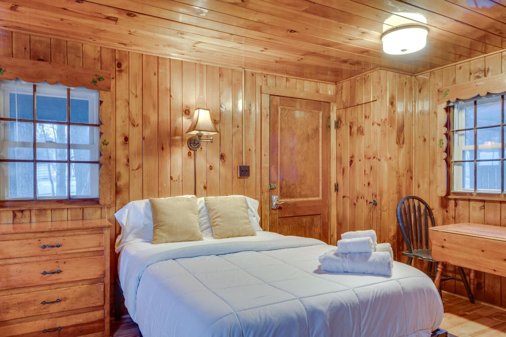 Cozy Laconia Studio With Pool Access - 2 Mi To Lake! Apartman Kültér fotó